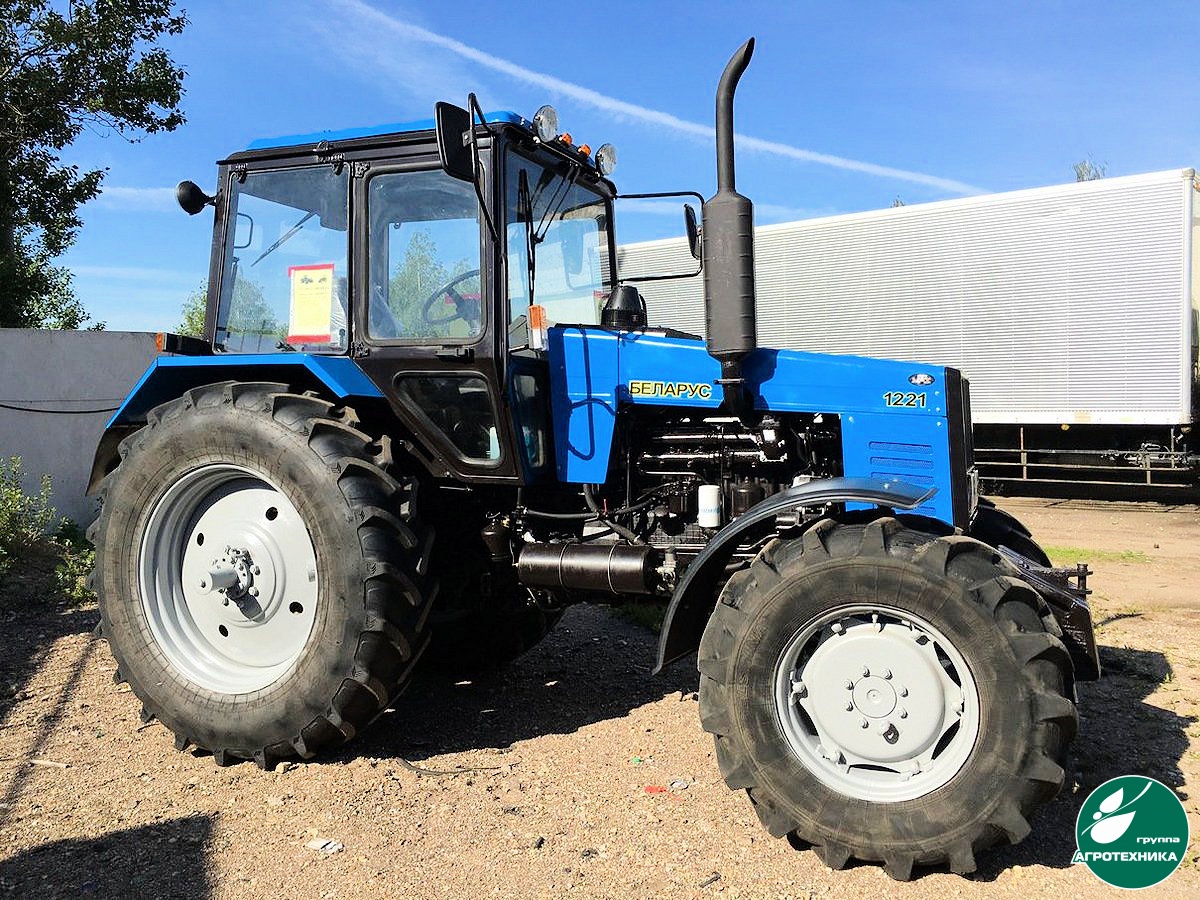 МТЗ-1221